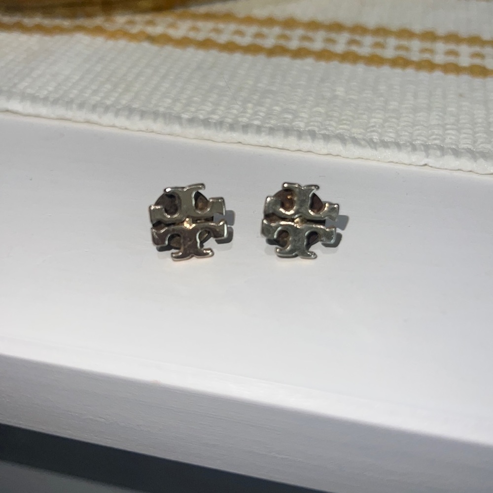 Tory Burch staple earrings! Love them but just want a change! No trades